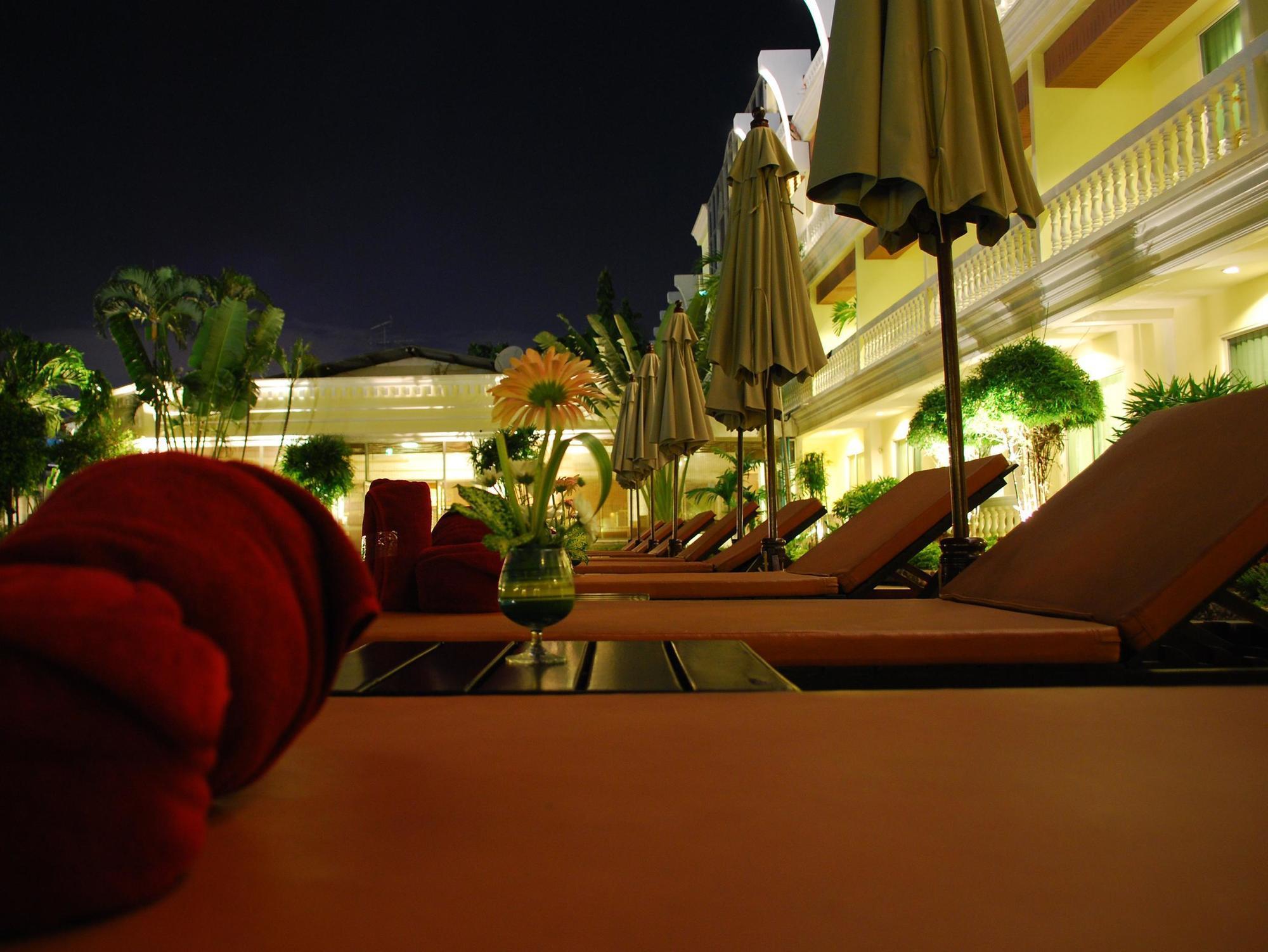 Windmill Resort Hotel Паттайя Экстерьер фото