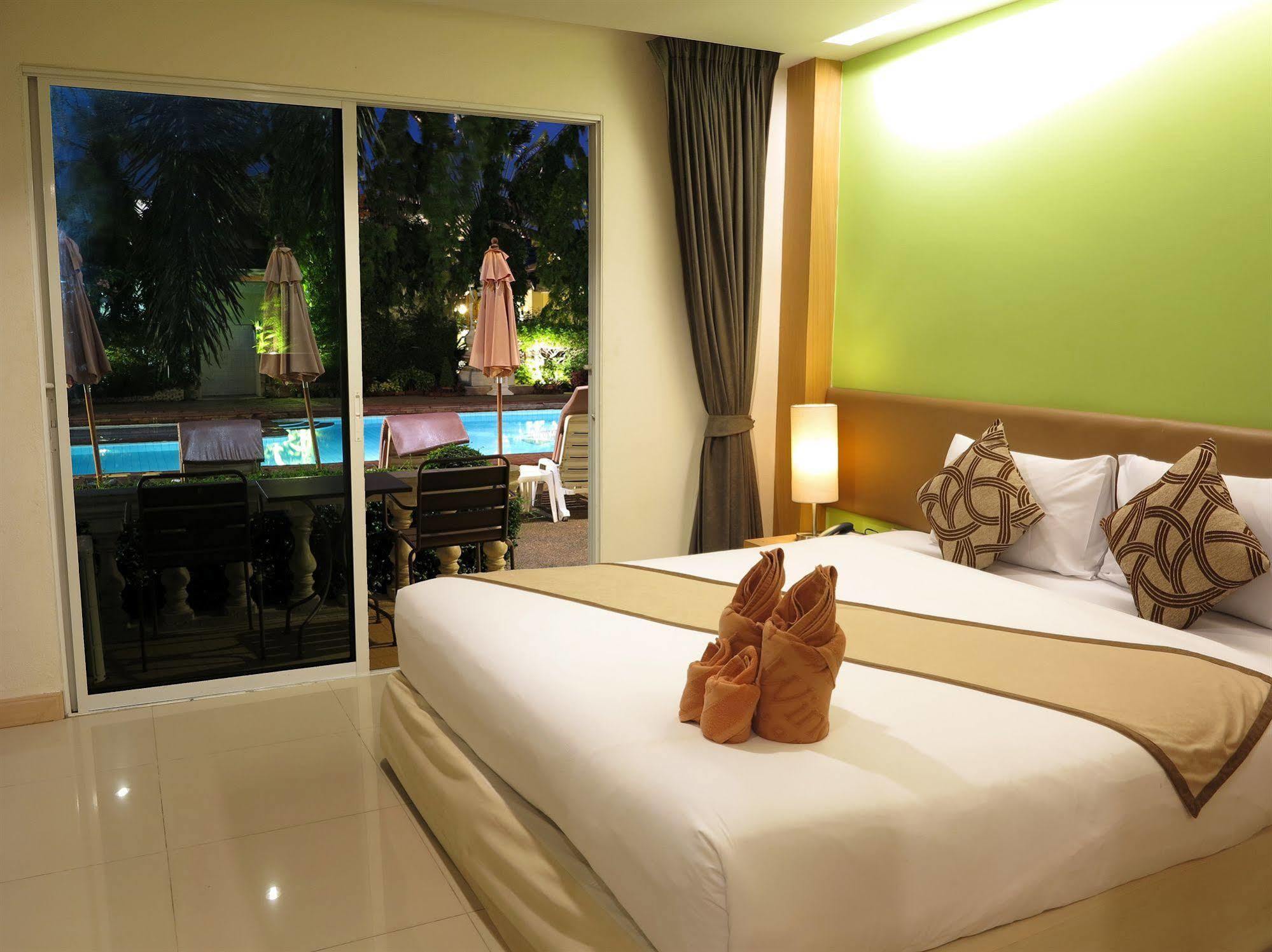 Windmill Resort Hotel Паттайя Экстерьер фото