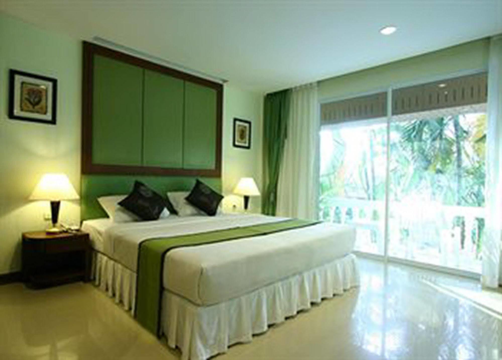 Windmill Resort Hotel Паттайя Экстерьер фото