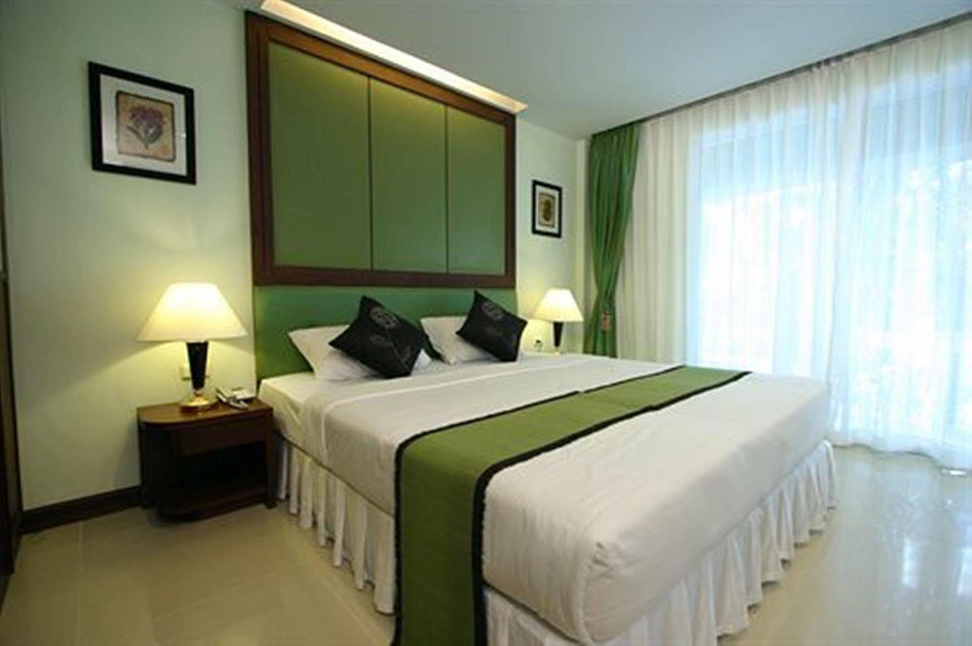 Windmill Resort Hotel Паттайя Экстерьер фото