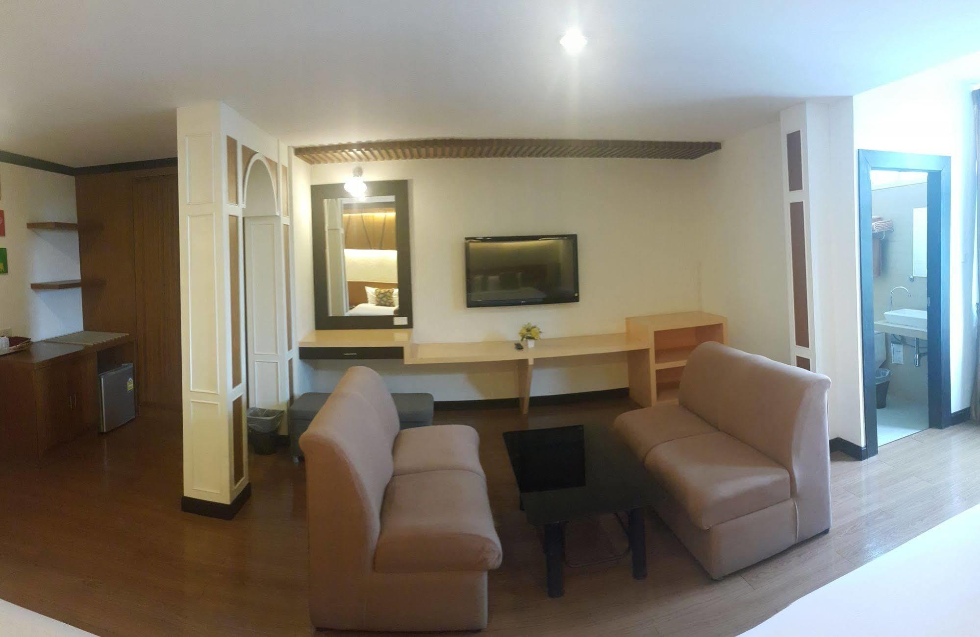 Windmill Resort Hotel Паттайя Экстерьер фото